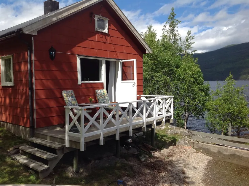 Idyllic place by Tinnsjøen lake near Rjukan - Image 1