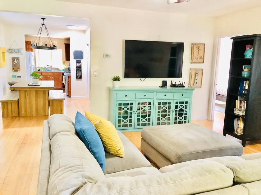 Quiet Bright Cozy House in Santa Barbara - Image 1