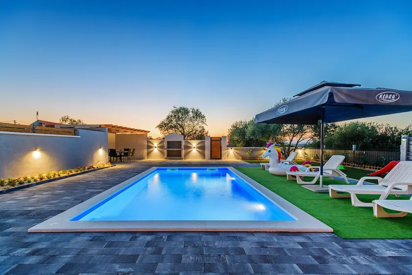 Countryside holiday home - pool - big terrace - Image 1