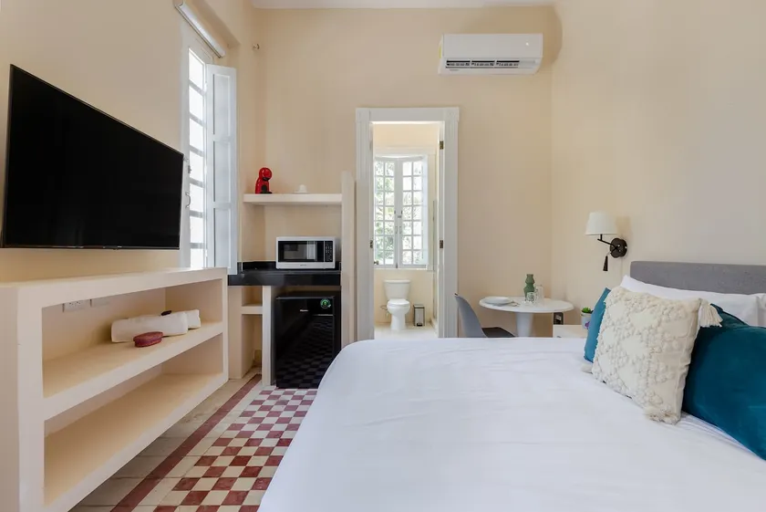Beautiful suite KS - Image 1
