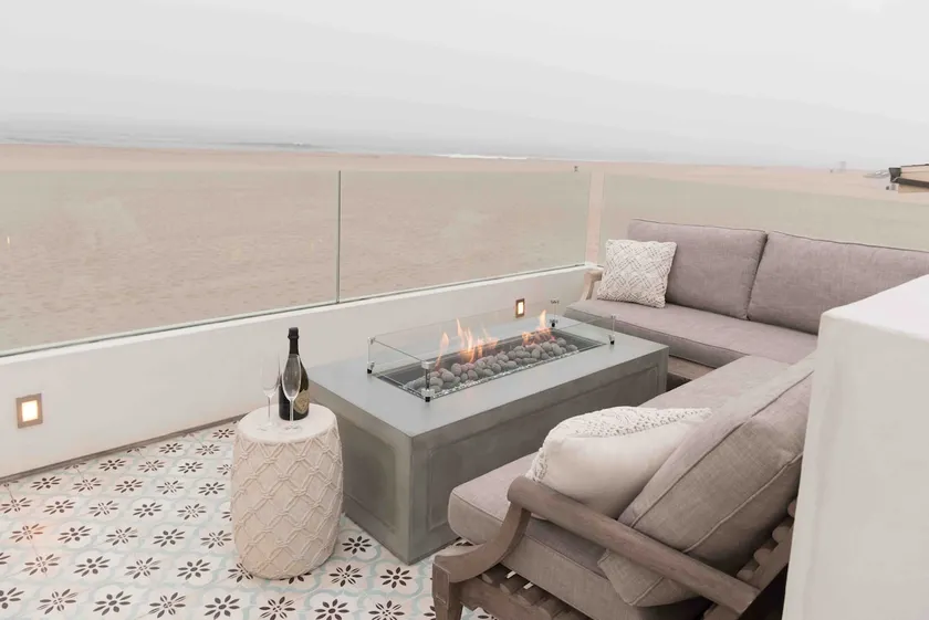 Beachfront Home Roof Top Hot Tub Summer Available - Image 1
