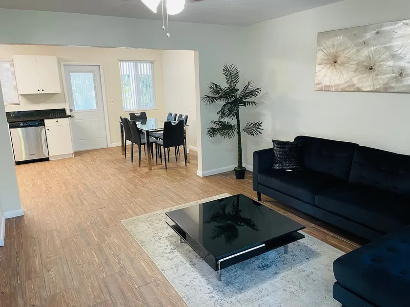 2 bedrooms apartment - Image 1
