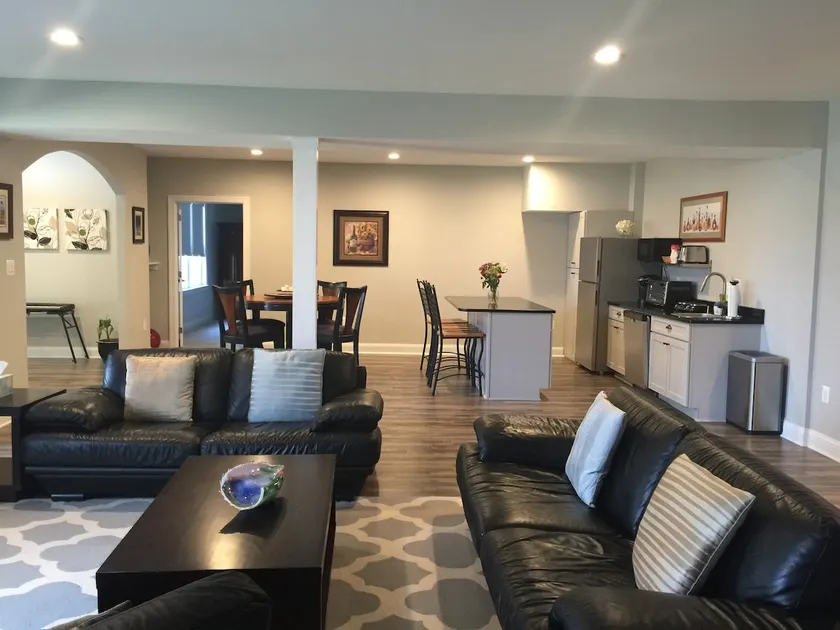 Fairfax Apartment / House - Image 1