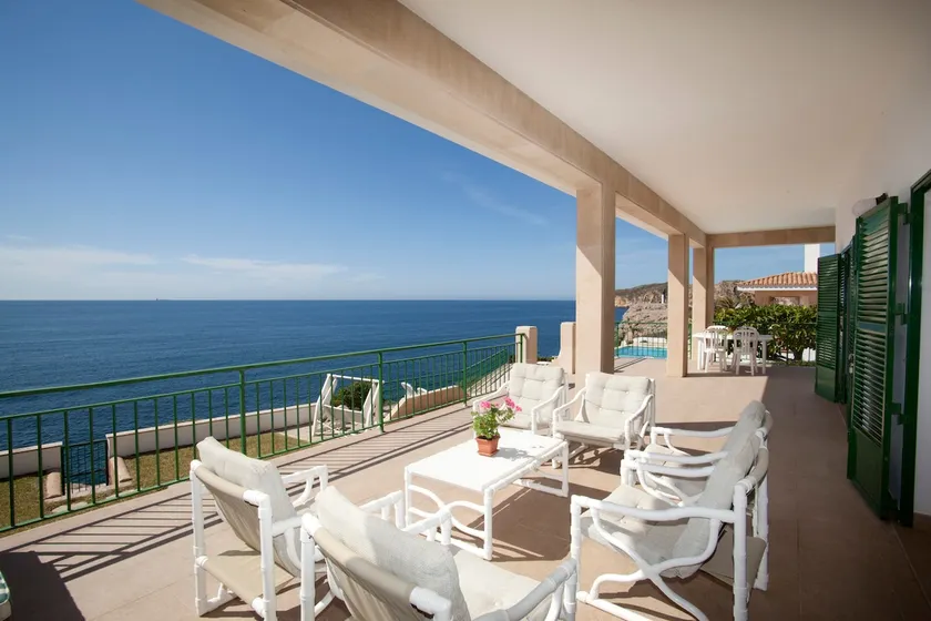 Stunning ocean views, with a pool and Wi-Fi - Image 1