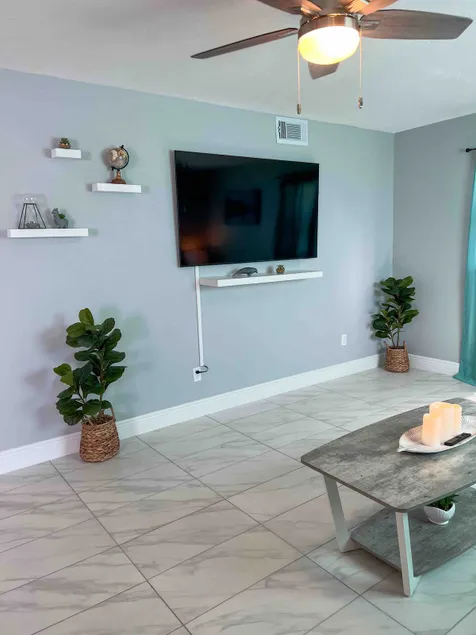 House of Manatees-Entire house with yard, fire pit, dog friendly - Image 1