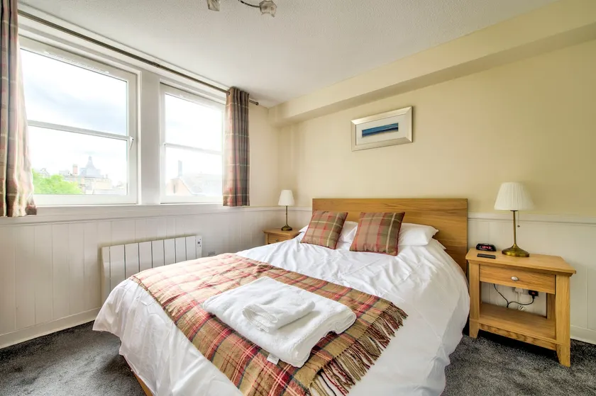 Grassmarket (Old Town) Apartment with Castle views 🏰 & private parking space 🚗 - Image 1