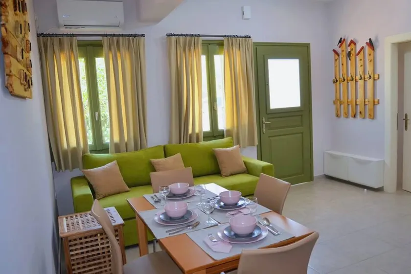 Vanna's Apartments - Image 1