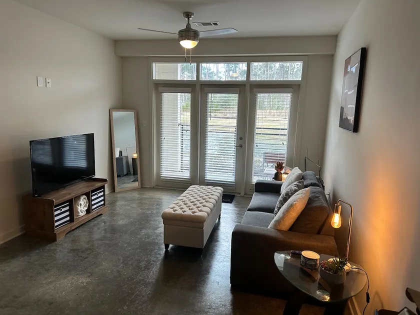 Relaxing 2 Bedroom with Pond Views - Image 1