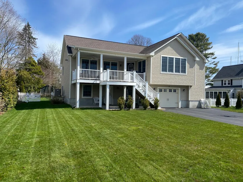 Dream Vacation Home Willow Point in Mystic, CT - Image 1