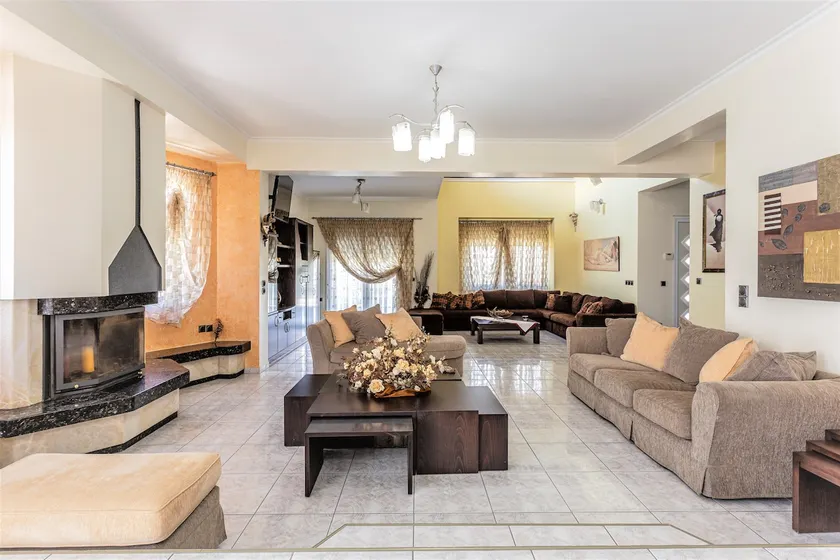 VIP Villa Valous Jacuzzi, BBQ and Garden - Image 1