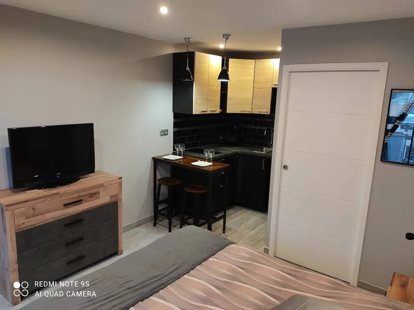 L'Écluse d'Épisy – Romantic getaway with hot tub - Image 1