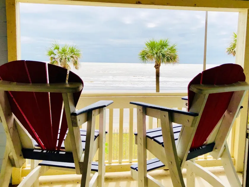 ☀Trendy Seaside Condo w Beach Views, Pool & HotTub - Image 1