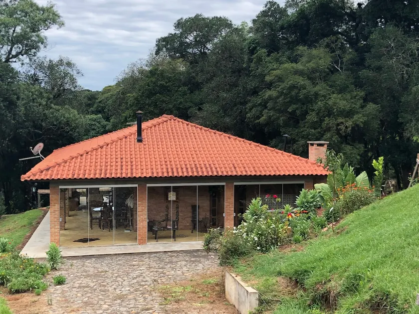 COTTAGE NEAR DOWNTOWN - Image 1