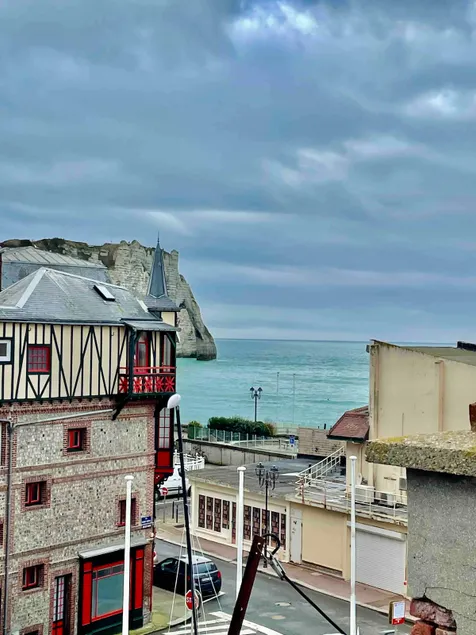 Hyper-central 🐚 apartment, 50 meters from the beach - Image 1