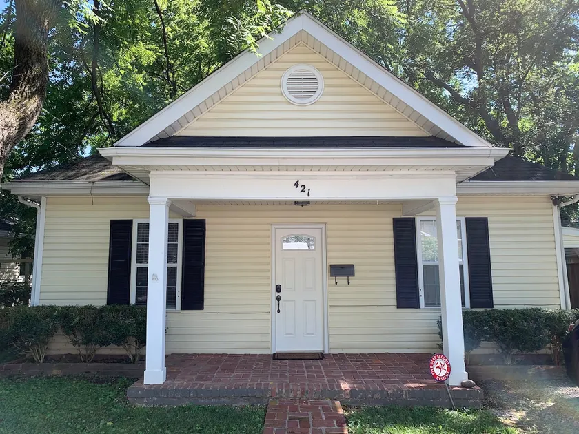 The Cottage on W Main - Image 1