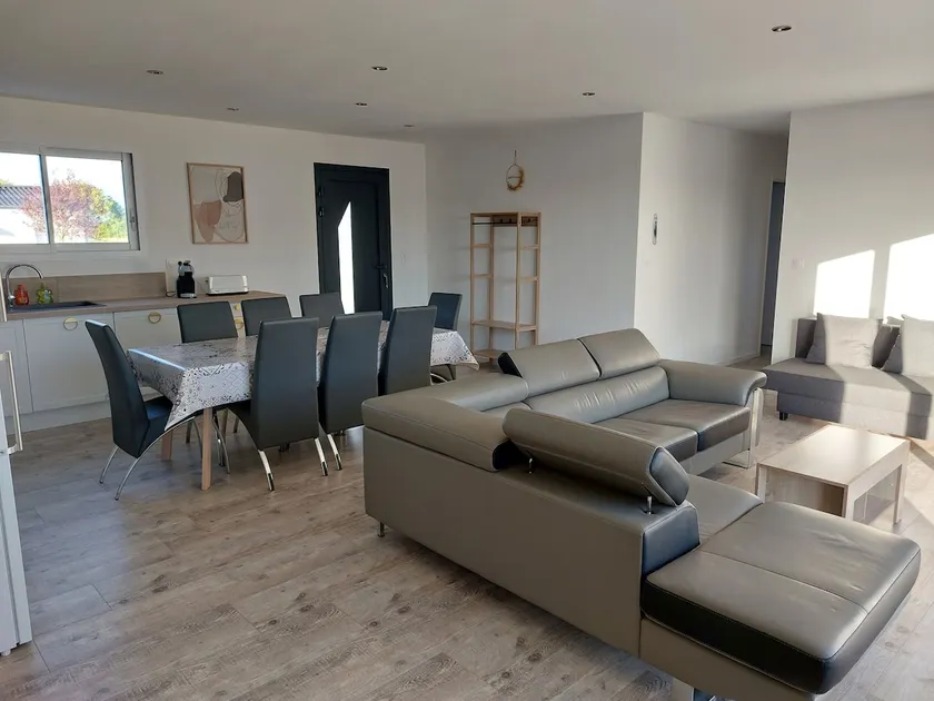 Comfortable new house - Image 1