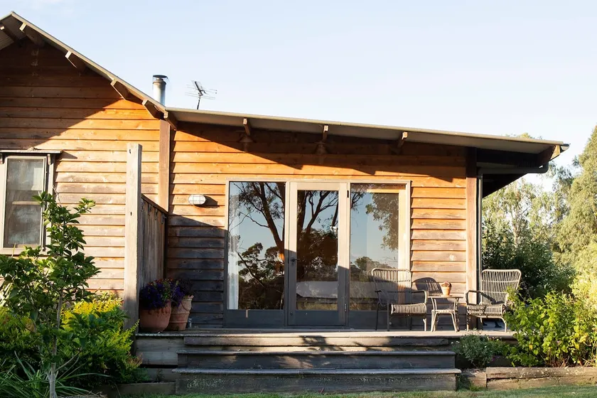 Lovingly restored Yarra Valley Settler's Cottage - Image 1
