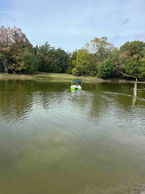 Secluded-Prvt fishing-Close to dwntn-firepit-paddleboat-nature trail-KING bed - Image 1