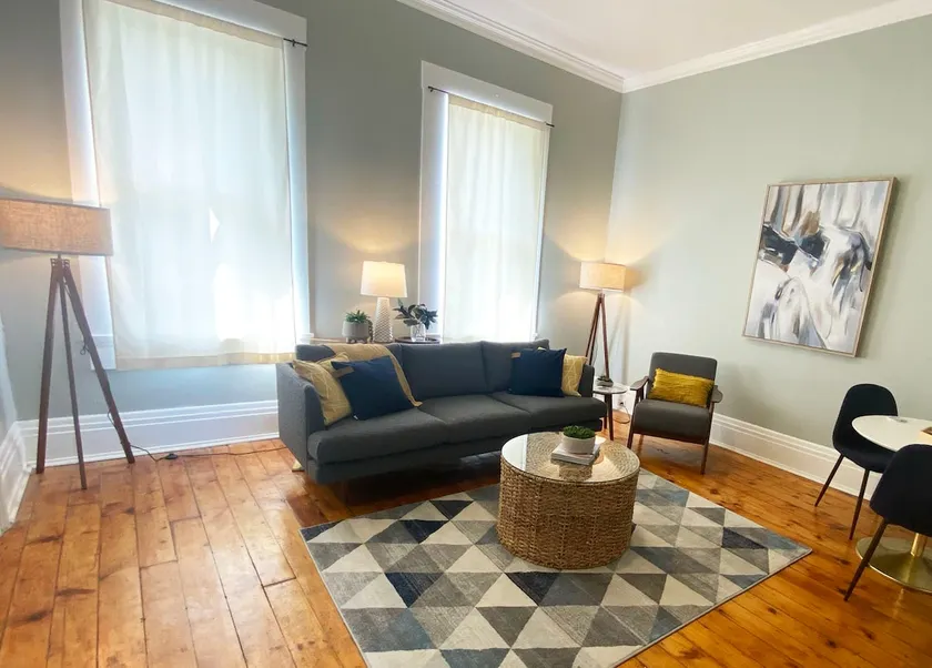 Explore Downtown from Adorable Mount Adams - Image 1
