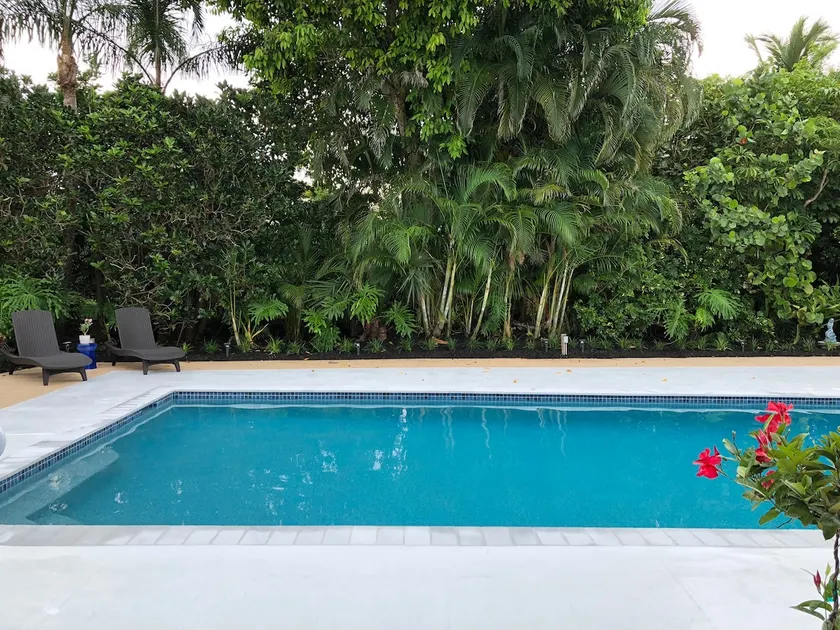 Luxury Vero Beach House, steps from private beach, fully renovated and equipped. - Image 1