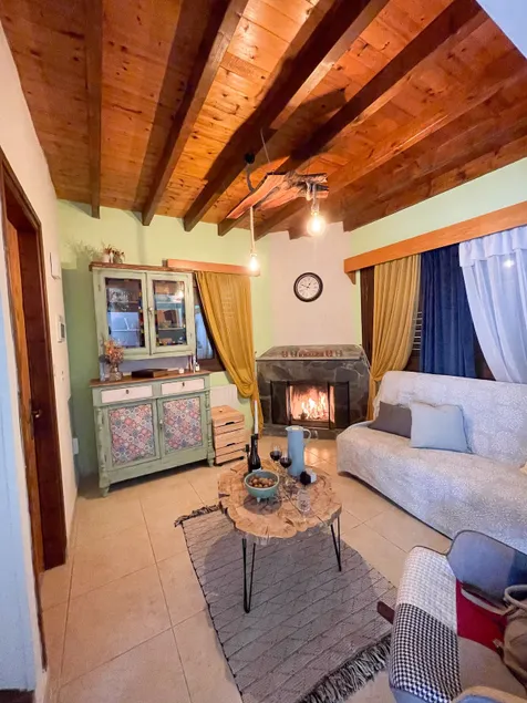Romantic retreat with a hot tub. - Image 1