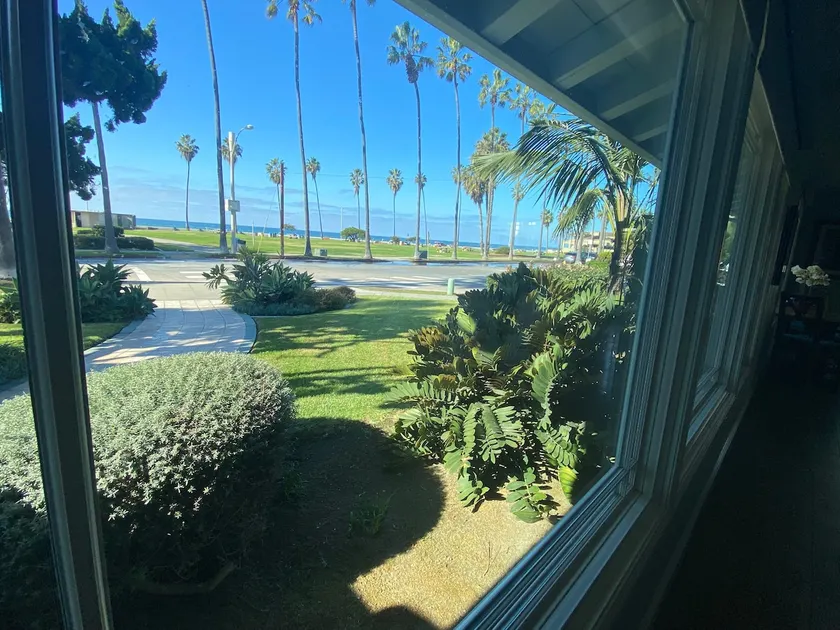 Dolphin Watch Beach House - Image 1