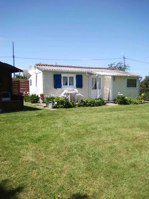Bungalow, close to the Sea - Image 1
