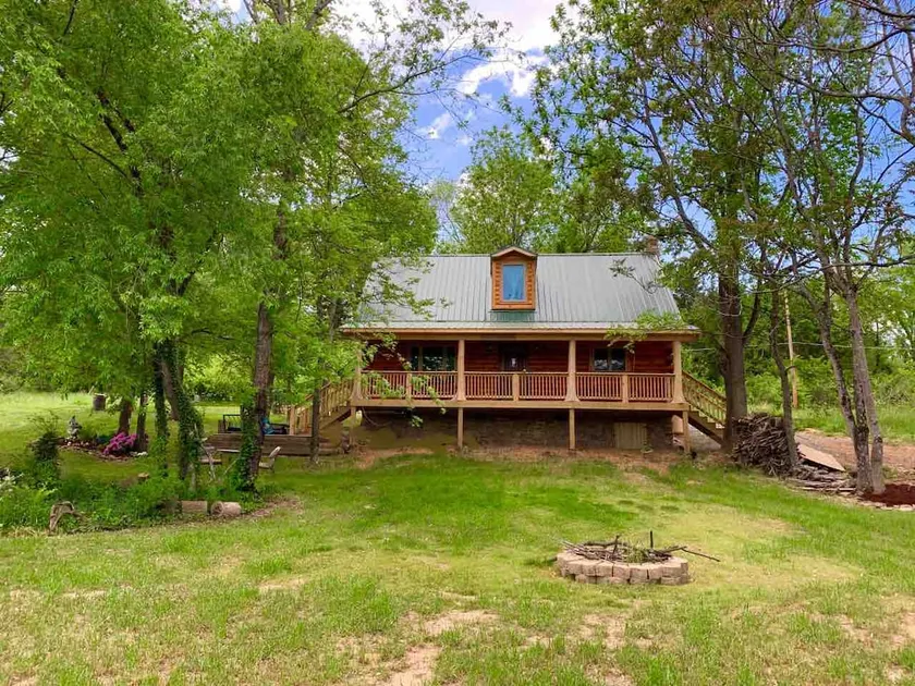 Blue Haven Authentic Log Cabin near Bristol - Image 1