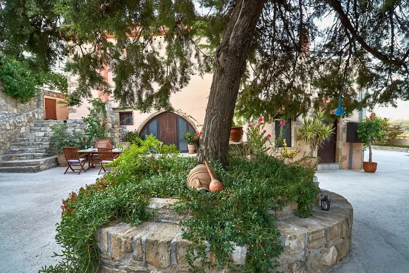 Mouri Villa - Image 1