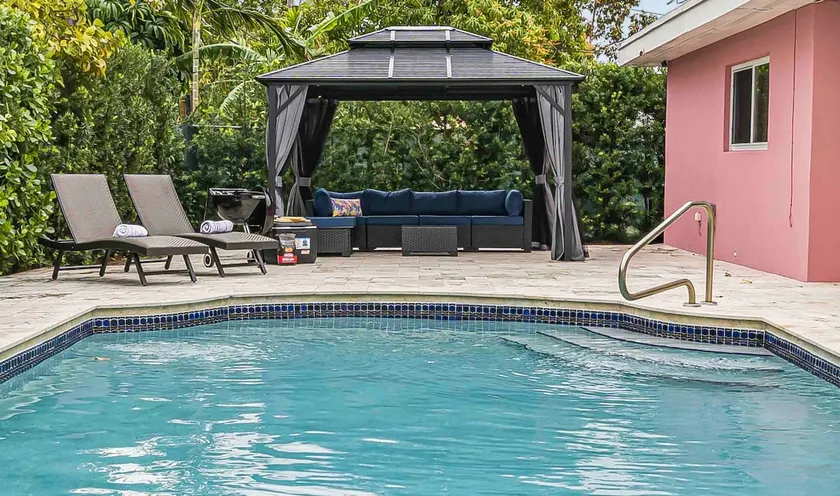 Prague Design • Pool + BBQ • Near MIA - Image 1