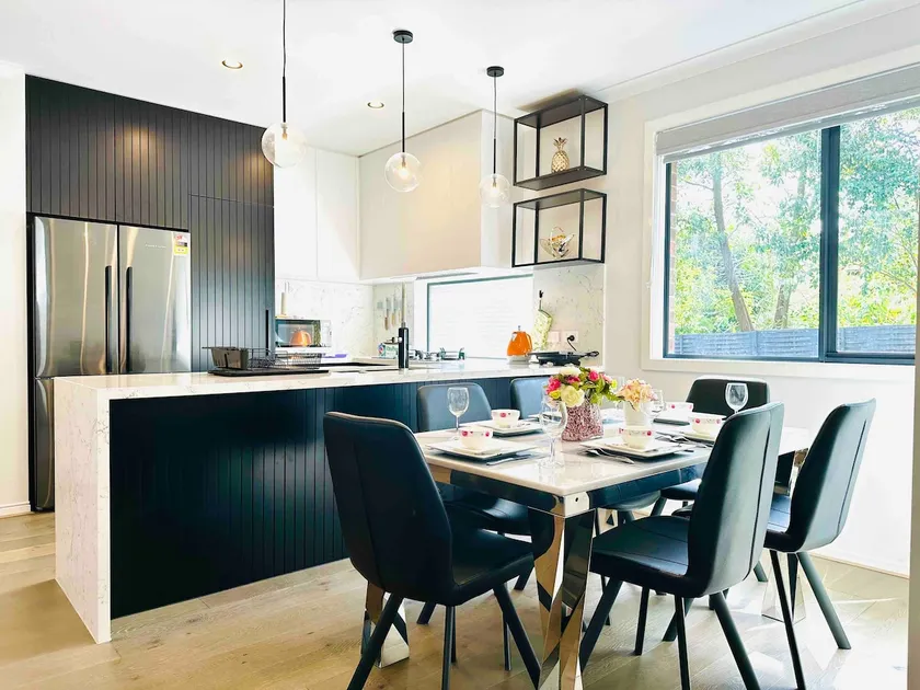 Holiday home near Chadstone with wifi - Image 1