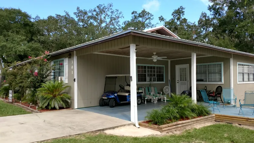 Steinhatchee Fun! King/Queen 2 bdrm Full kitchen! - Image 1