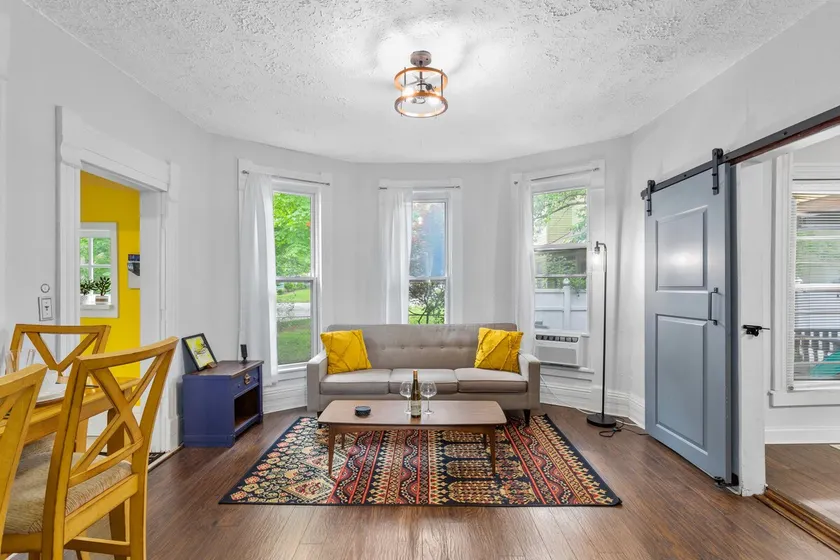 Stylish|King Bed|Game Room|2BDRM|1 Mile to DTWN| - Image 1