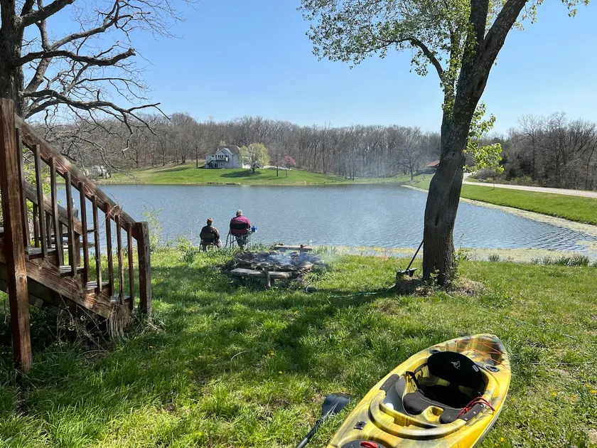 Nature Lover Paradise Lakehouse - Image 1