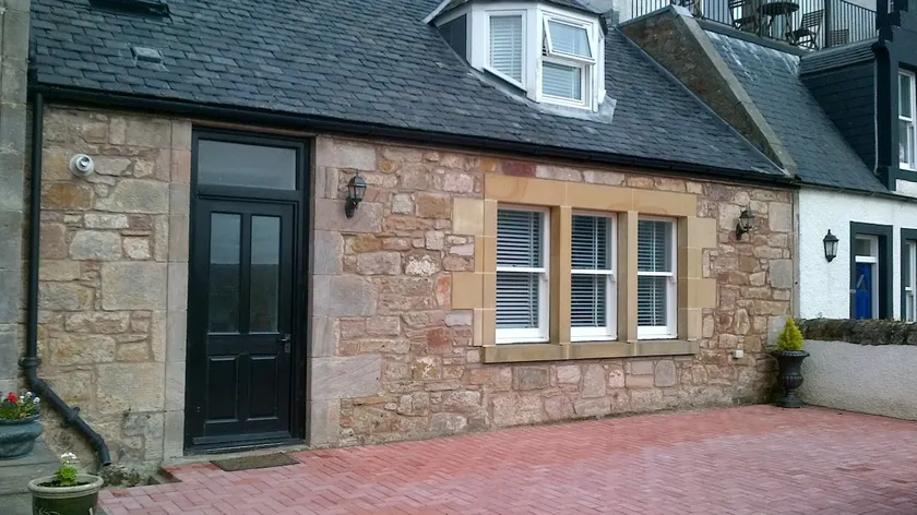 Craigashleigh Cottage, Sea side village home. - Image 1