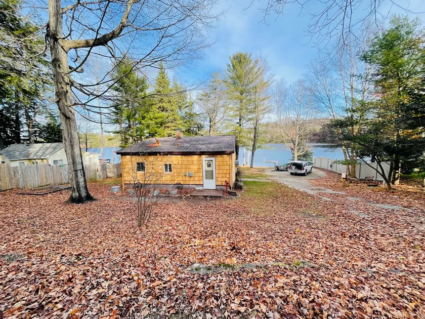 Near Downtown Munising lakefront, great fishing - Image 1