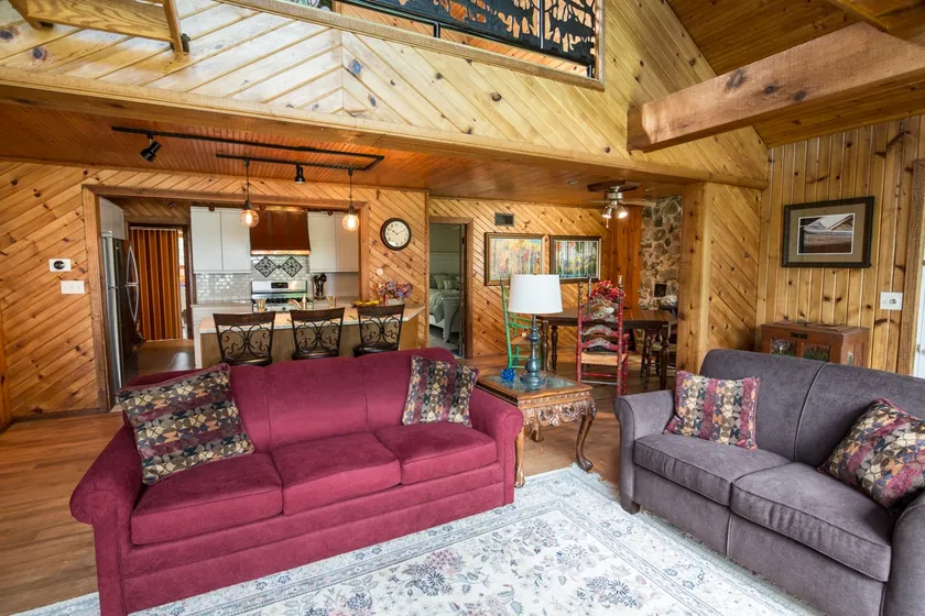 “BLUE HERON” Lake cottage. ND, family fun retreat - Image 1