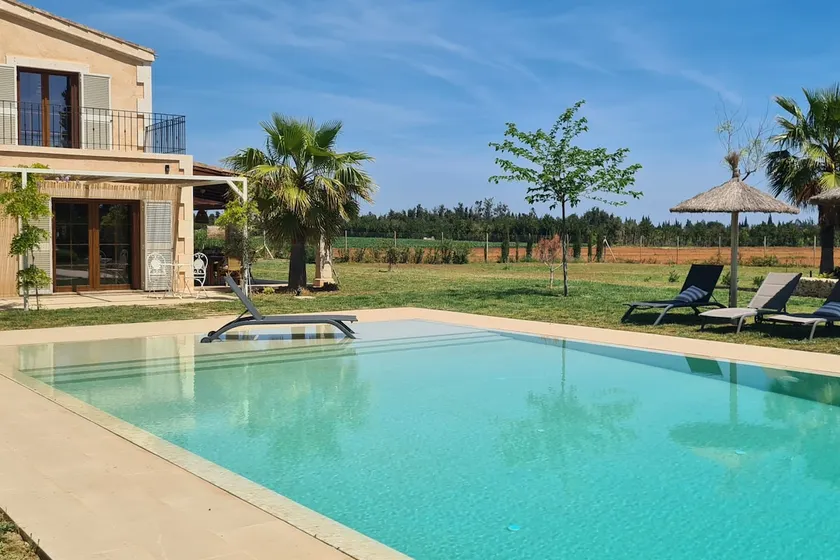 Villa with a quiet and chic pool - Image 1