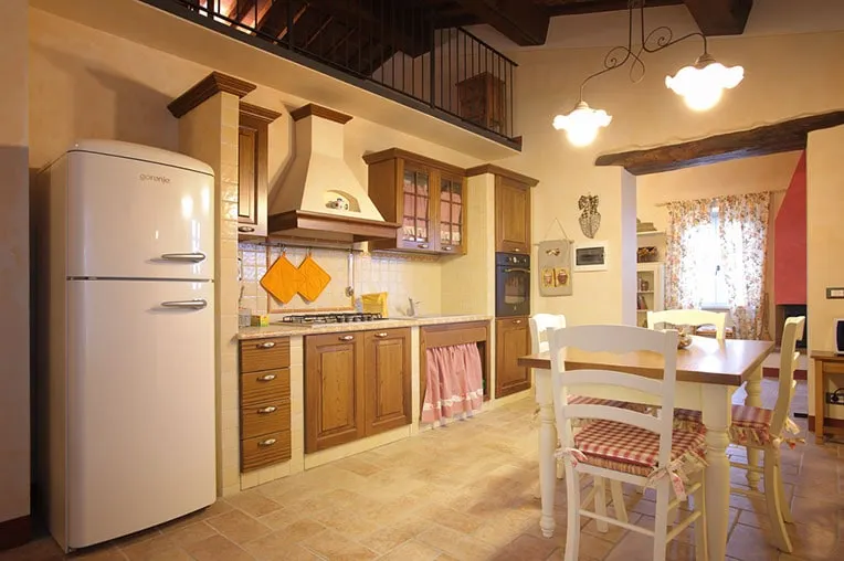 Apartment with terrace in farmhouse with pool - Image 1