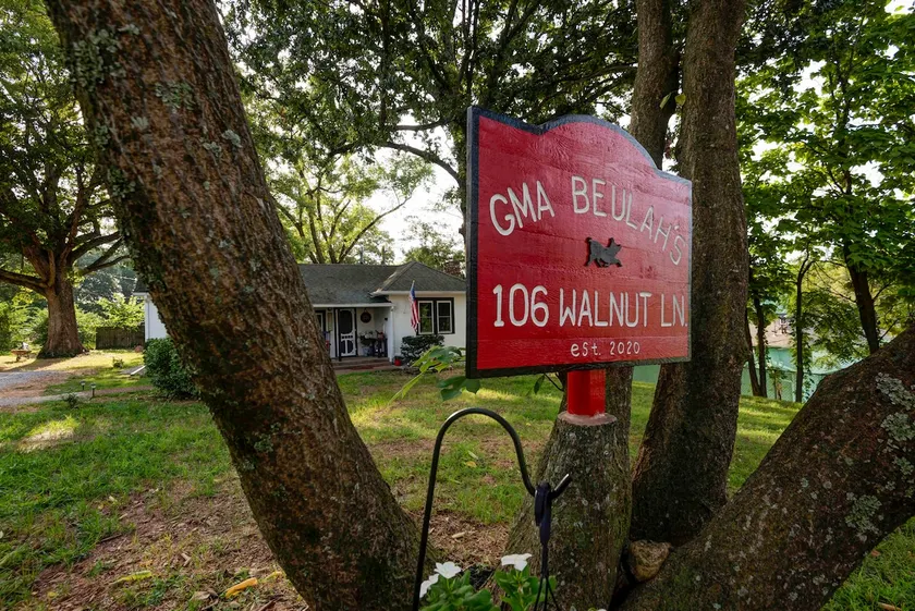 Grandma Beulah’s in the heart of Branson♥️ - Image 1