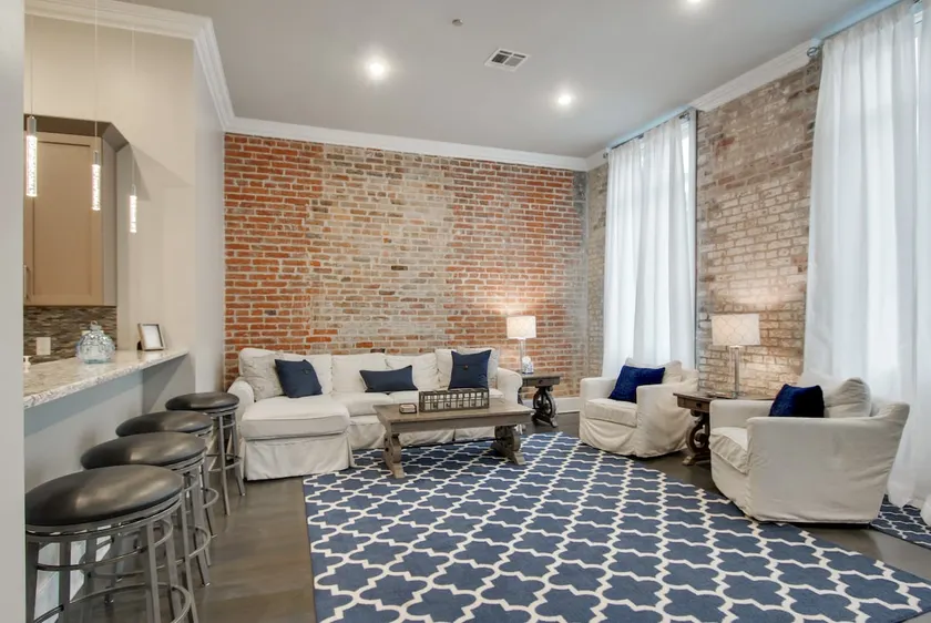Downtown NOLA Balcony Loft- Near the Quarter! 201 - Image 1