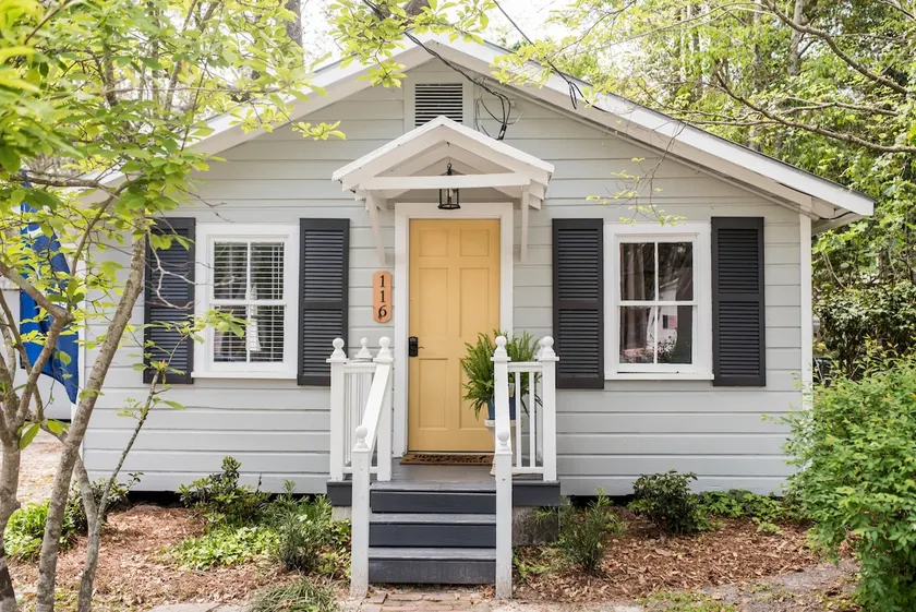 Summerville Schoolhouse Retreat - Image 1