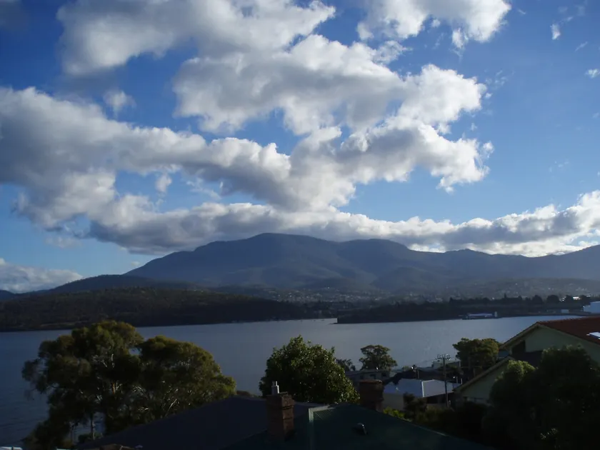 ModPod Hobart: quiet, warm, WOW views, LOVE Pets! - Image 1