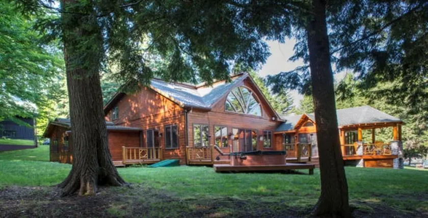 Adirondack Waterfront Lodge Close to Old Forge with A/C and Heated Garage - Image 1