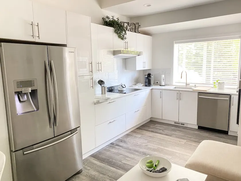 Sunset Oasis 20 min from Downtown Seattle! New lighting! - Image 1