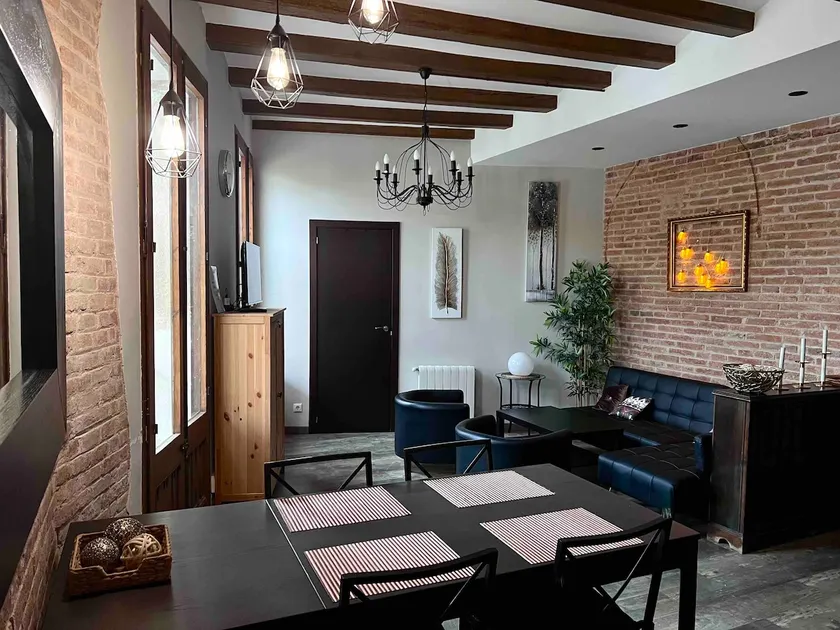 Taulat Apartments - Image 1