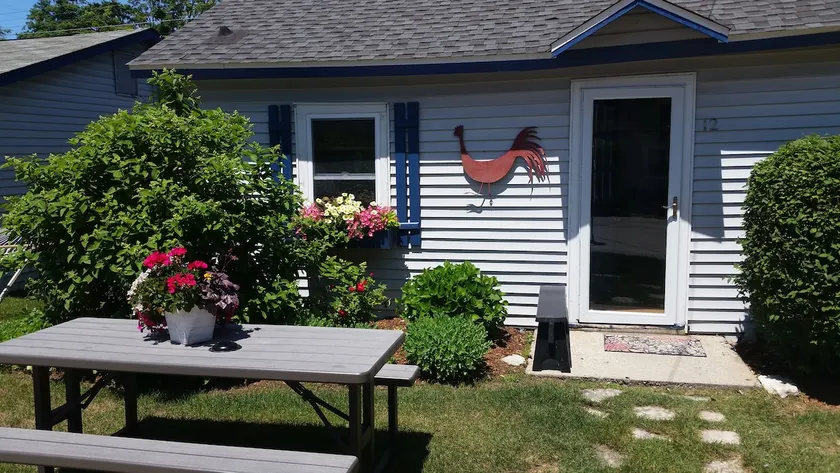 Charming cottage in scenic Lk. Michigan beachtown! - Image 1