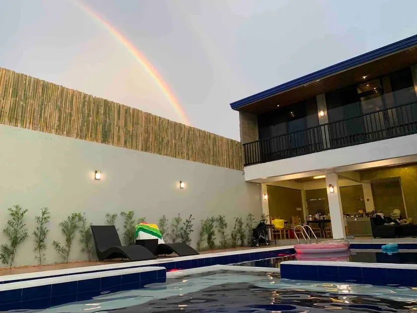 Stylish 2-bedroom villa with pool in Imus - Image 1