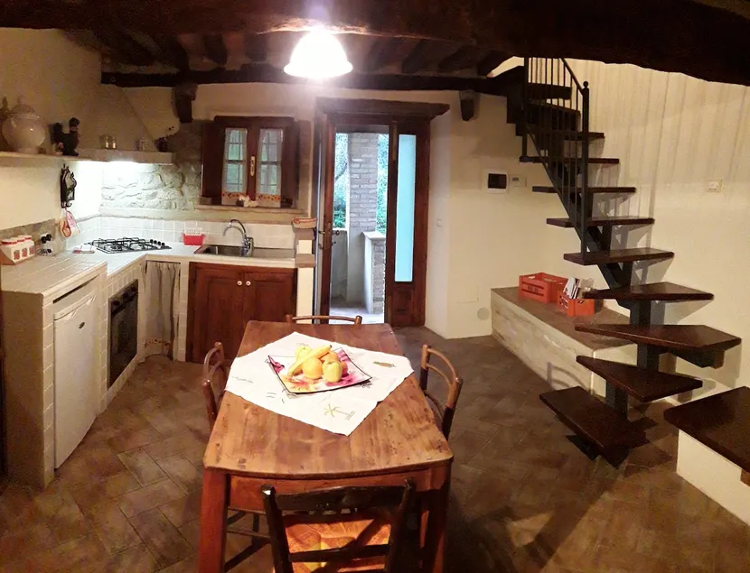 THE BEAUTIFUL TOWNHOUSE IN THE VILLAGE - Image 1