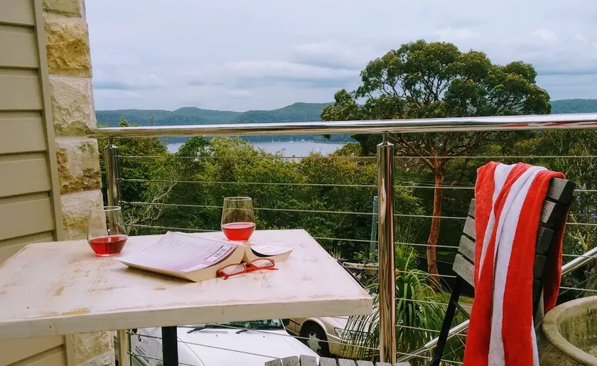 Home and Away Stay- Avalon, Newport, Palm Beach - Image 1